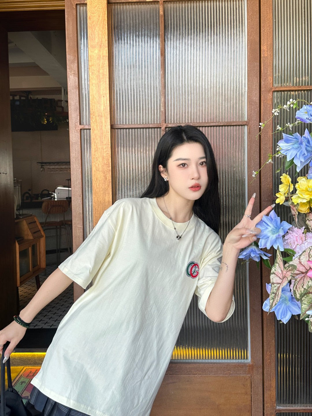 T-shirt crème Gucci à motif GG entrelacé