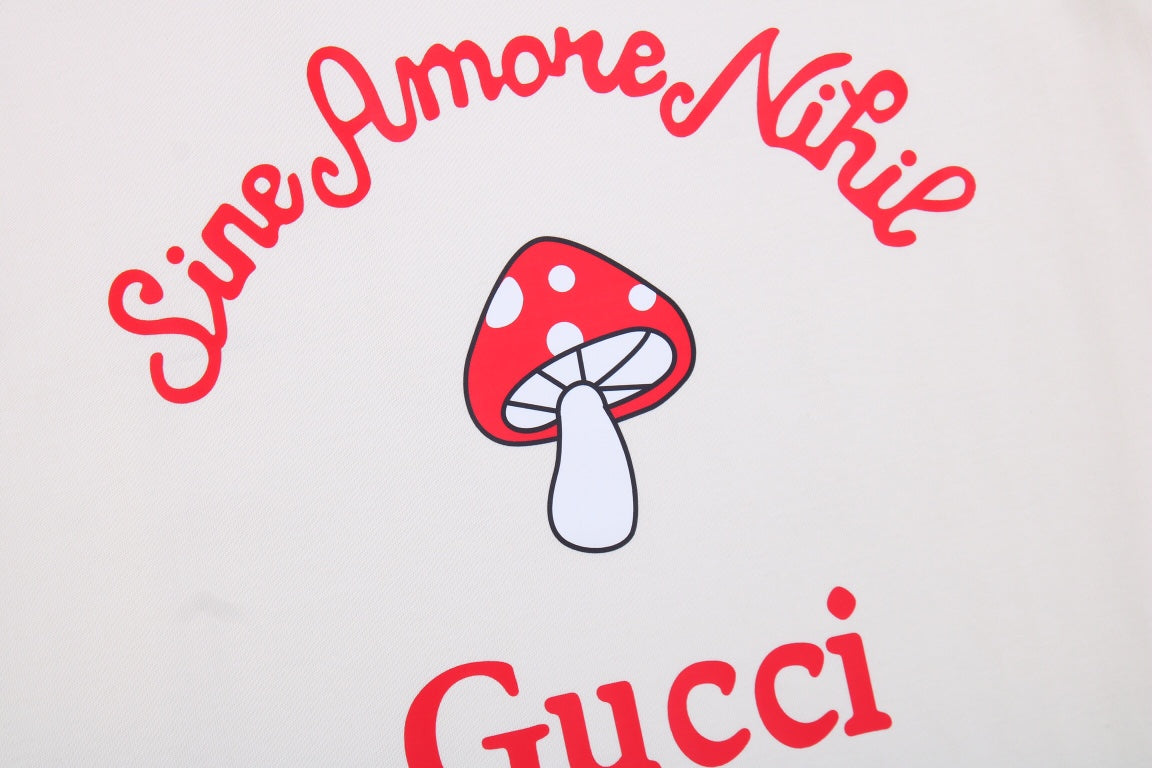 T-shirt Gucci à motif champignon (crème)