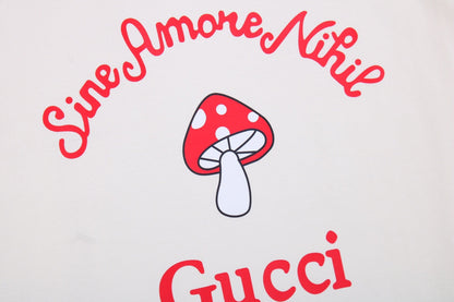 T-shirt Gucci à motif champignon (crème)
