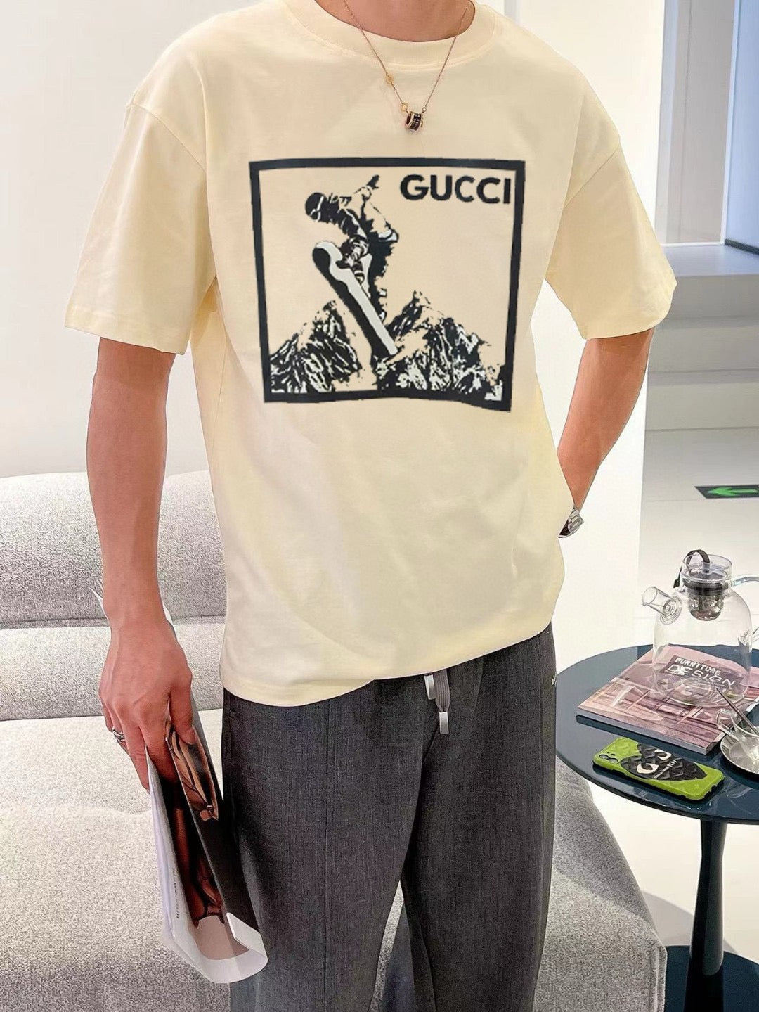 T-shirt graphique Gucci Snowboarder