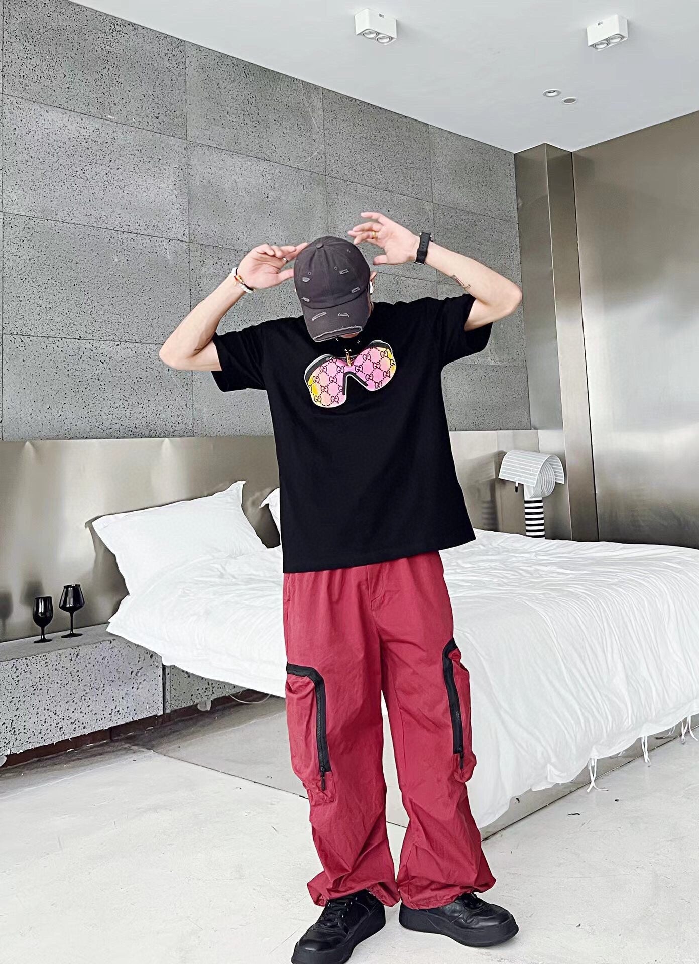 T-shirt graphique Gucci - Lunettes de soleil - Noir