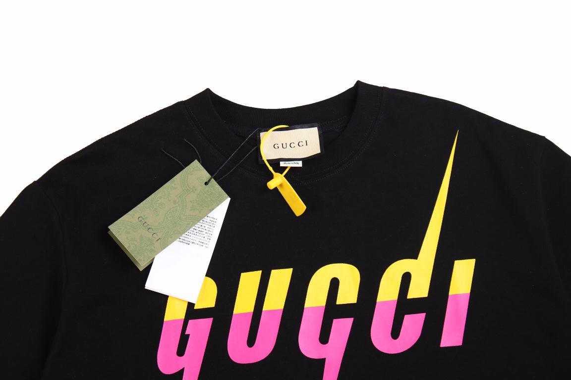 T-shirt Gucci avec logo rétro (noir)