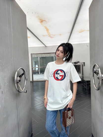 T-shirt blanc Gucci avec logo superposé