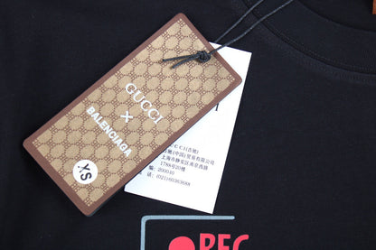 T-shirt issu de la collaboration Gucci x Balenciaga
