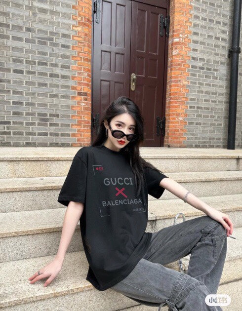 T-shirt issu de la collaboration Gucci x Balenciaga