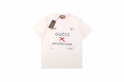 T-shirt blanc issu de la collaboration Gucci x Balenciaga