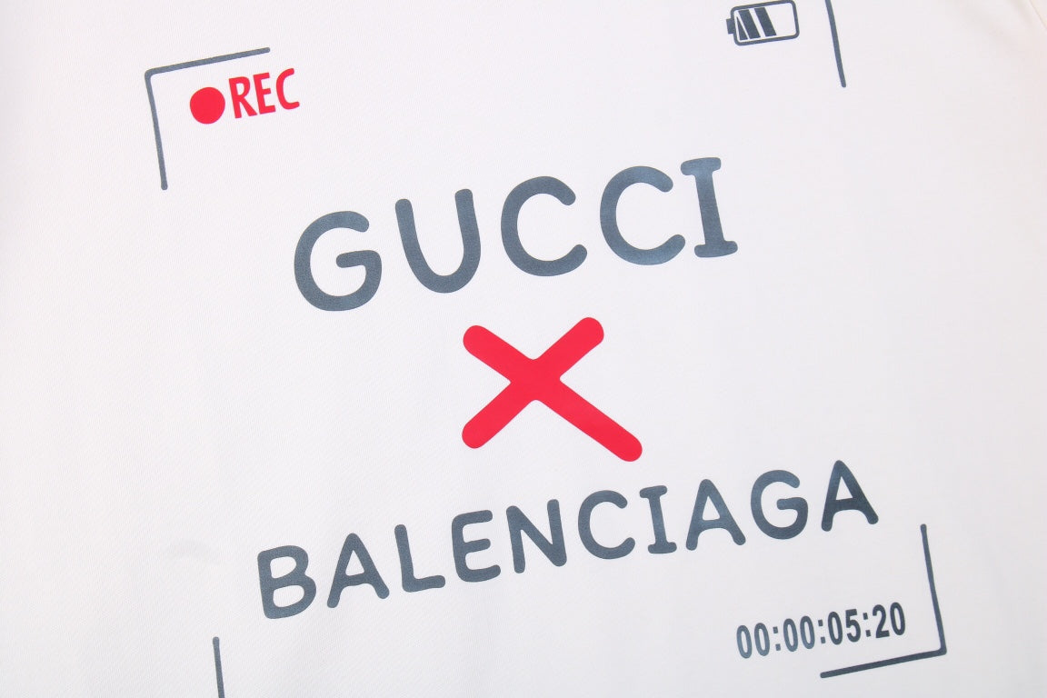 T-shirt blanc issu de la collaboration Gucci x Balenciaga