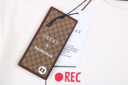 T-shirt blanc issu de la collaboration Gucci x Balenciaga
