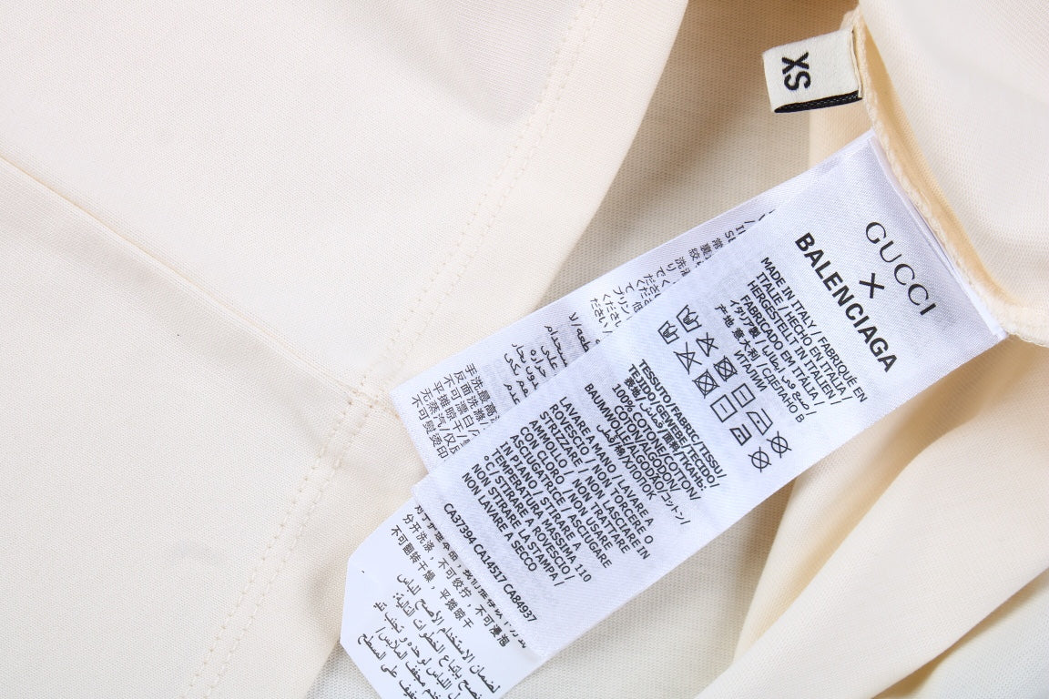 T-shirt blanc issu de la collaboration Gucci x Balenciaga