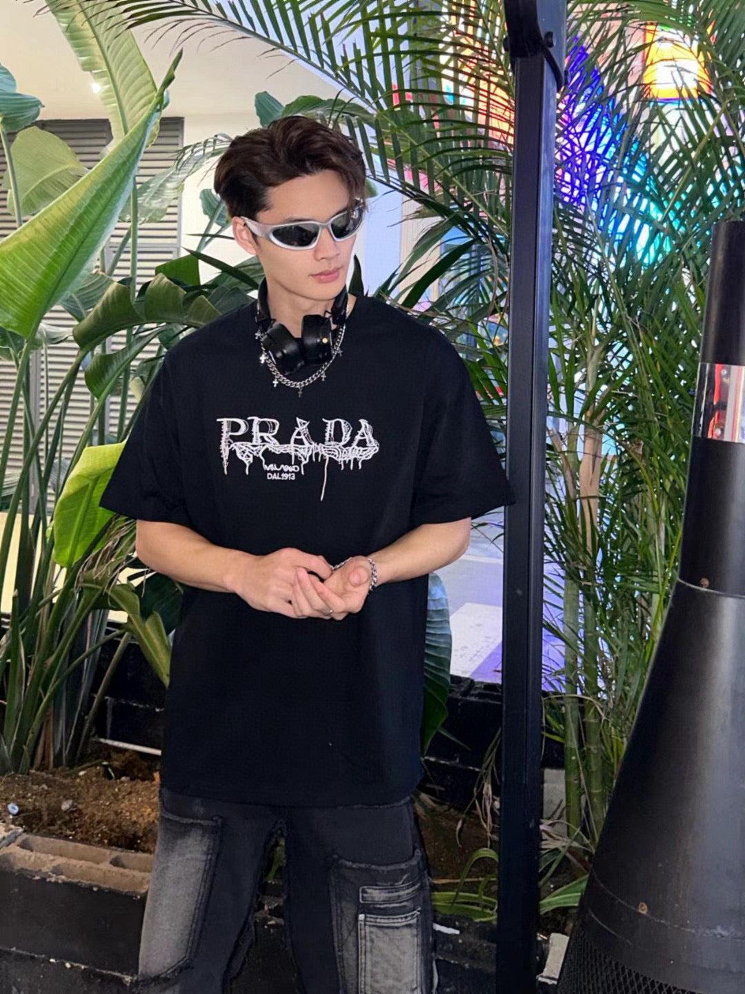 T-shirt Prada à logo graphique (noir)