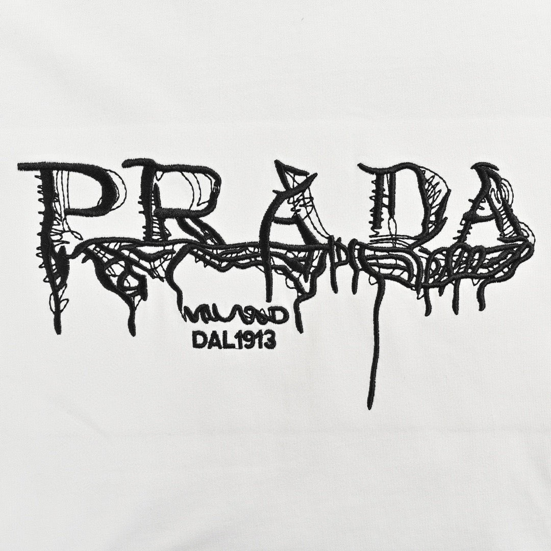 T-shirt Prada à logo graphique (blanc)