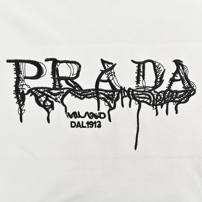 T-shirt Prada à logo graphique (blanc)