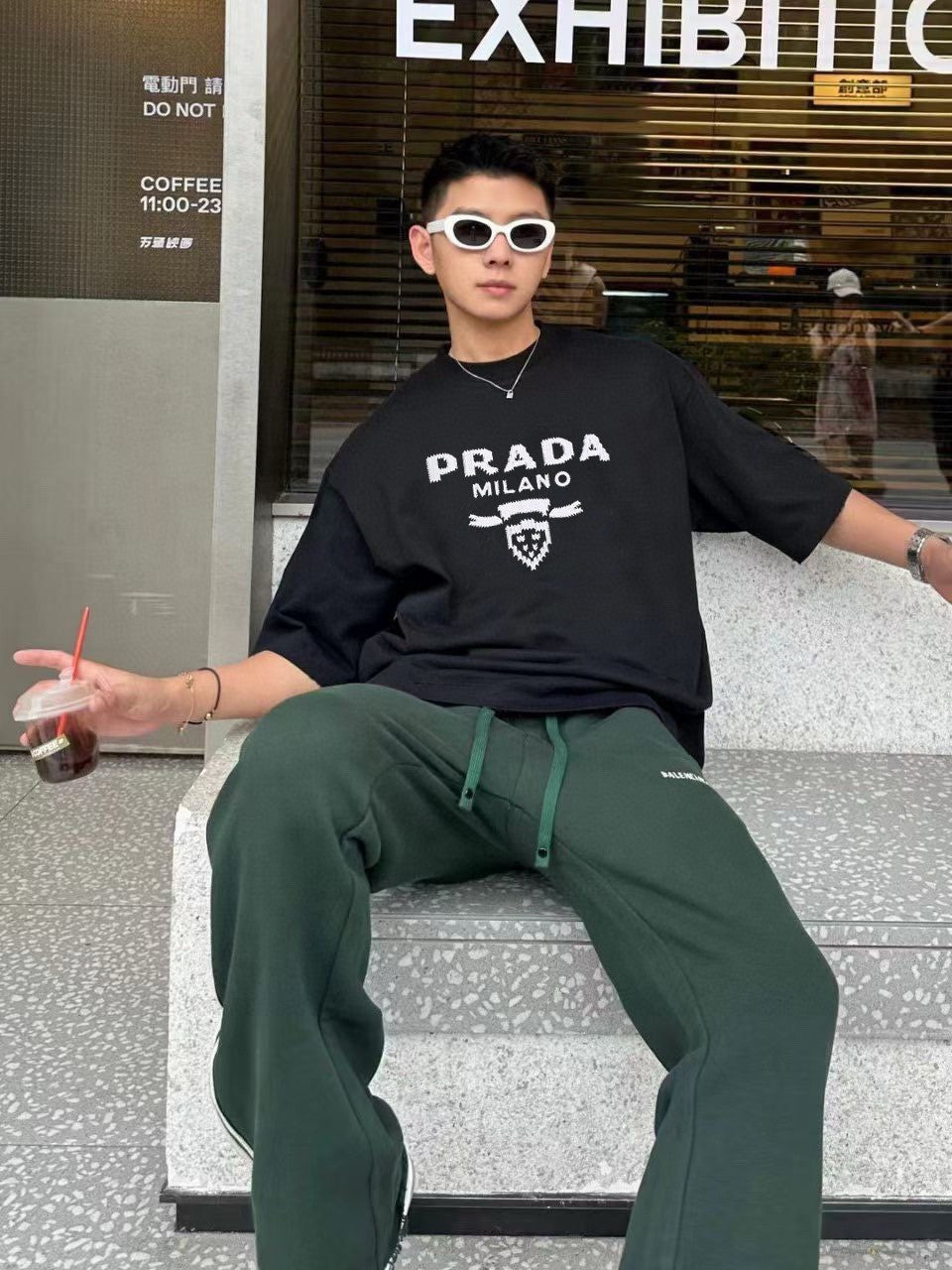 T-shirt Prada Milano noir à emblème