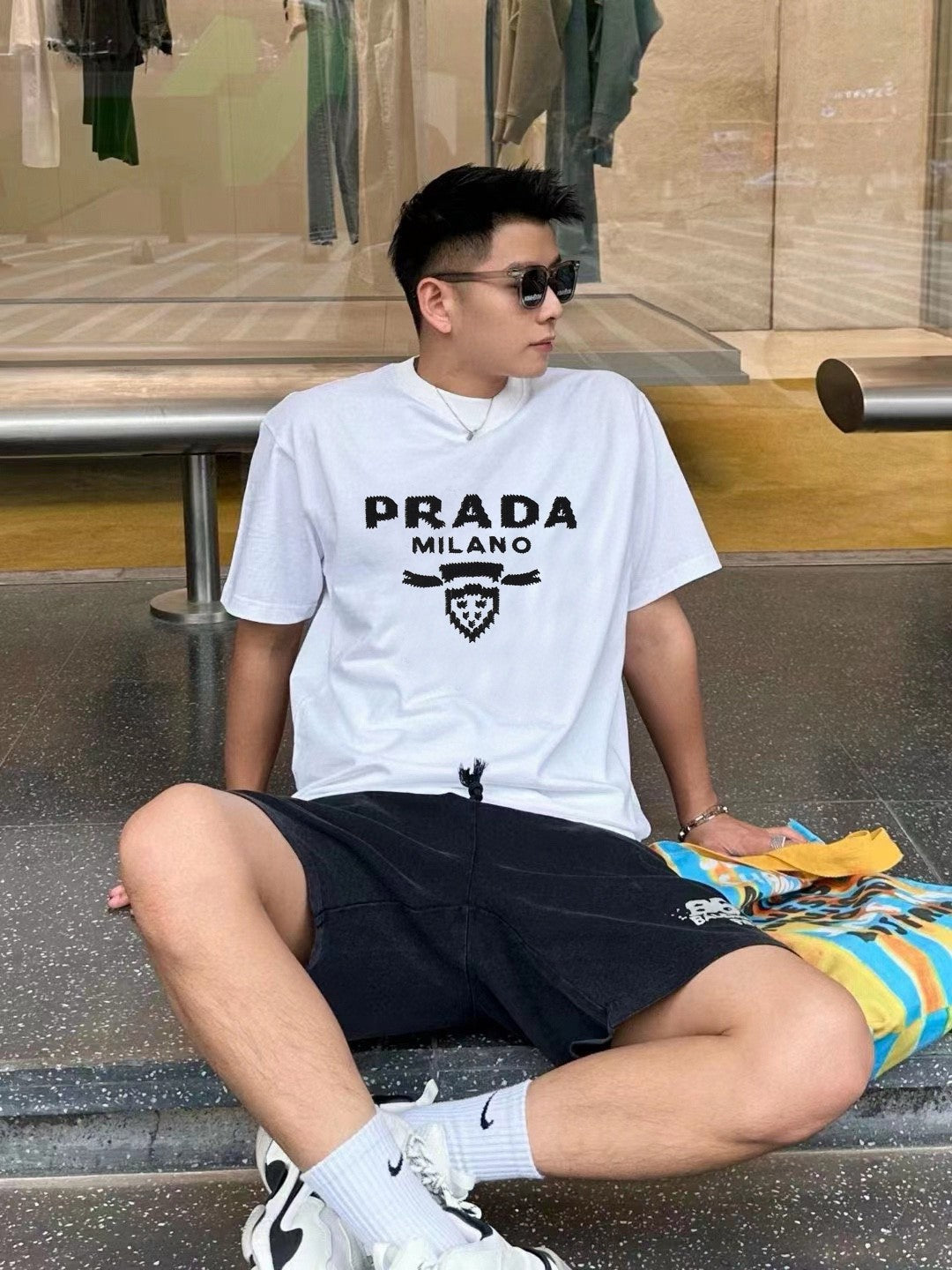 T-shirt Prada Milano blanc à emblème
