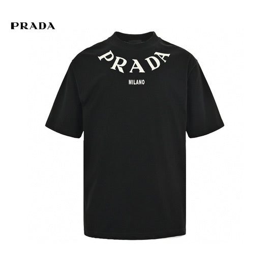 T-shirt Prada noir avec logo bien visible