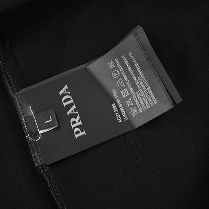 T-shirt Prada noir avec logo bien visible
