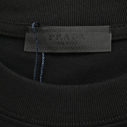 T-shirt Prada noir avec logo bien visible