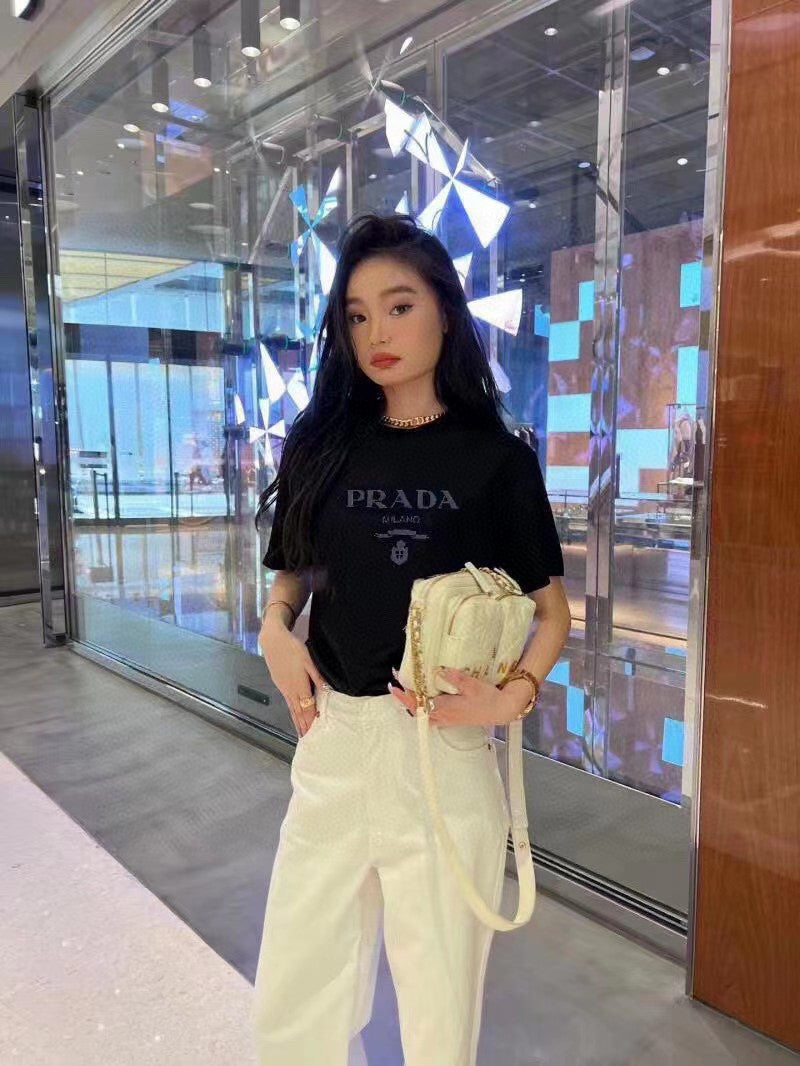 T-shirt Prada noir avec logo discret