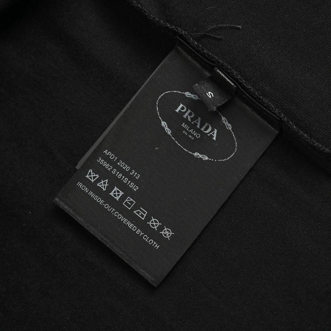 T-shirt Prada noir avec logo discret