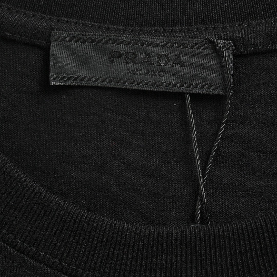 T-shirt Prada noir avec logo discret