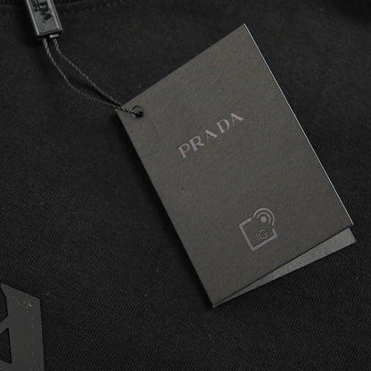 T-shirt Prada noir avec logo discret