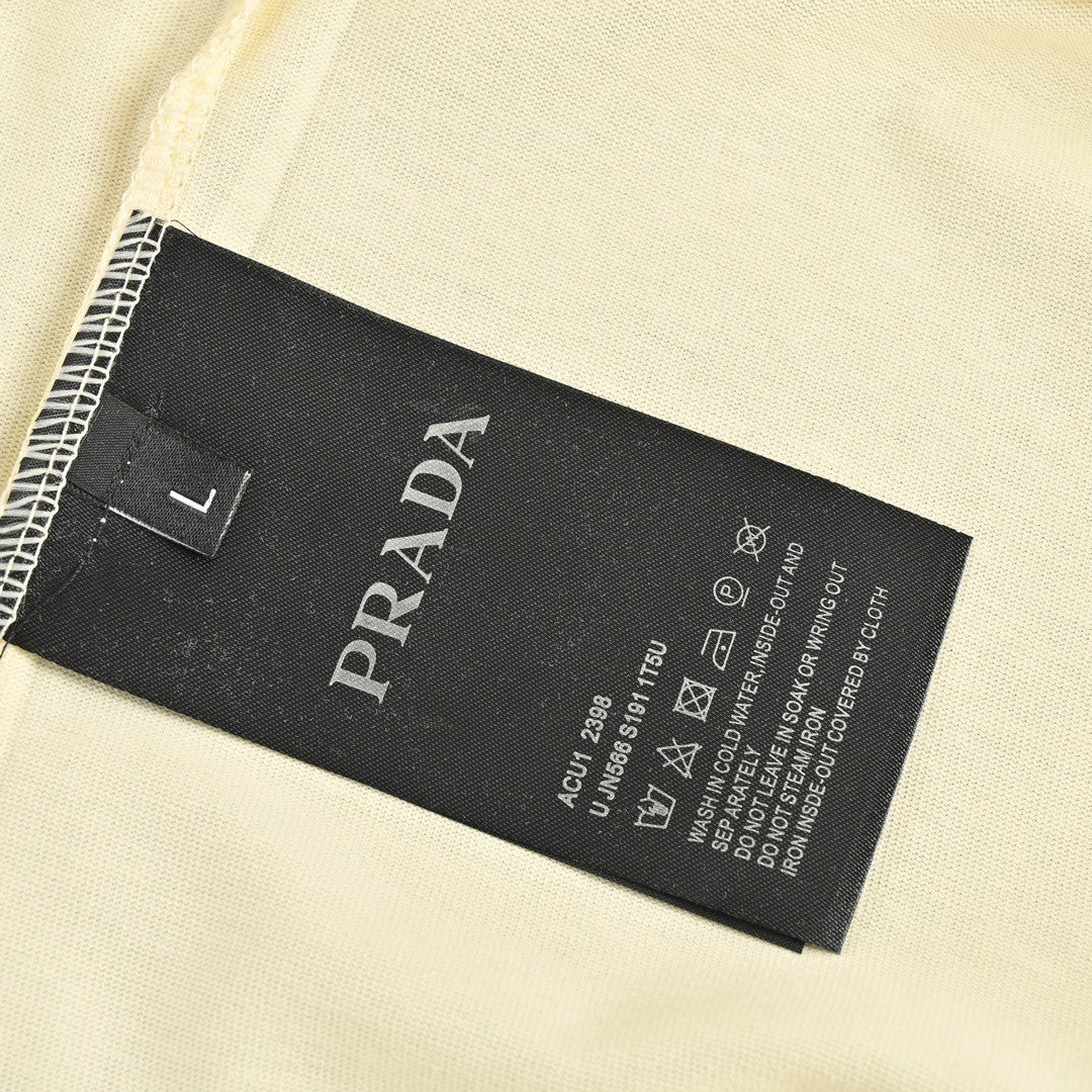 T-shirt Prada - Crème avec logo audacieux