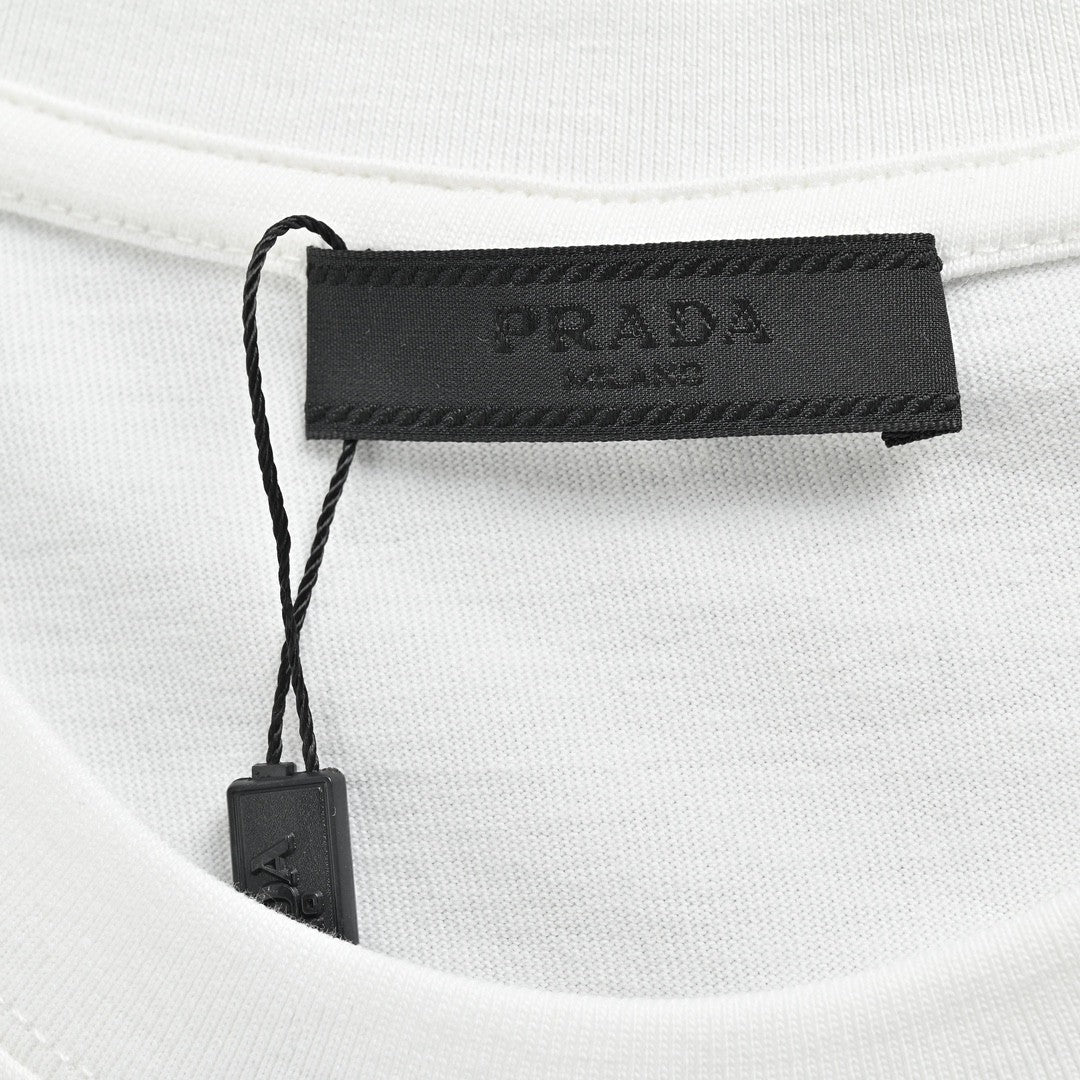 T-shirt Prada blanc avec logo discret