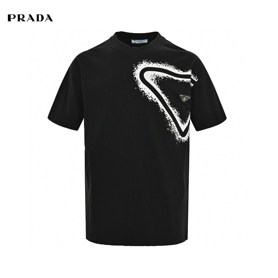 T-shirt Prada à logo triangulaire peint à la bombe (noir)