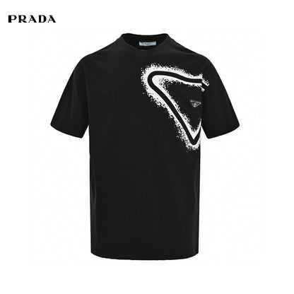 T-shirt Prada à logo triangulaire peint à la bombe (noir)
