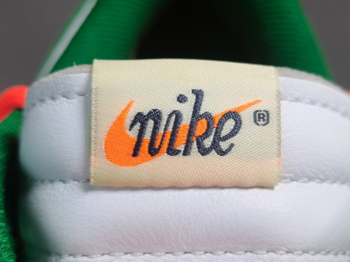 NIKE DUNK x OFF-WHITE VERT PIN