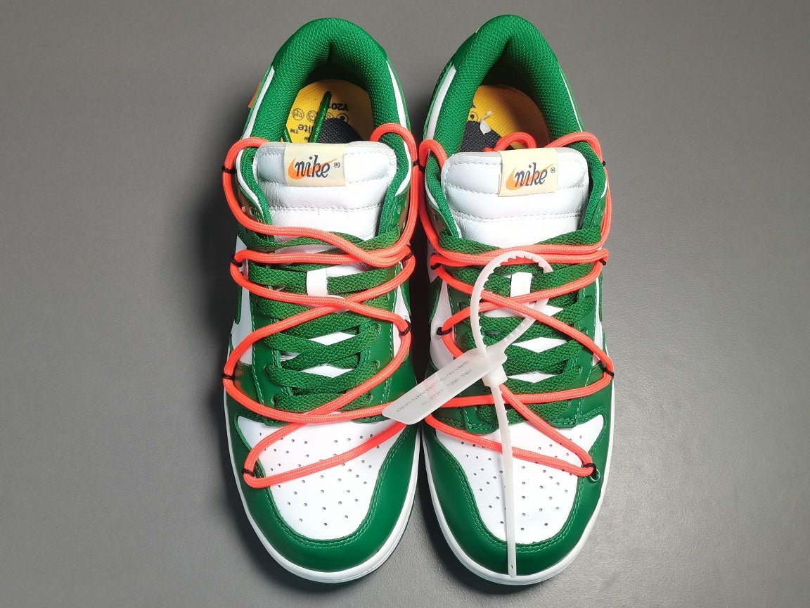 NIKE DUNK x OFF-WHITE VERT PIN