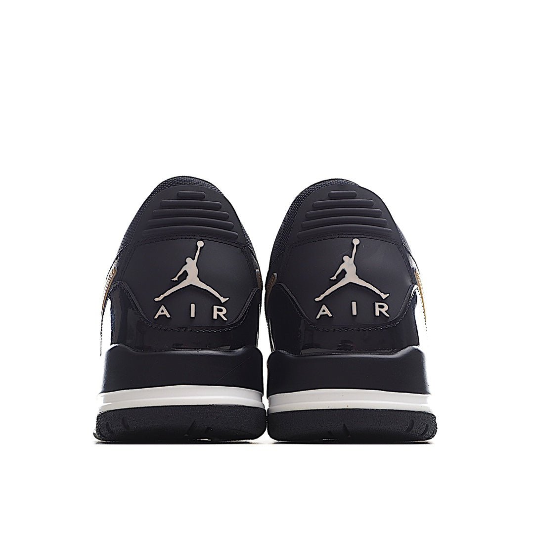 AIR JORDAN 11 "Noir/Or"