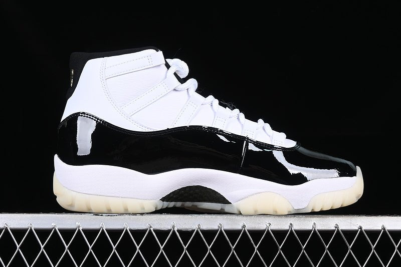 AIR JORDAN 11 DMP BLANC/NOIR/OR