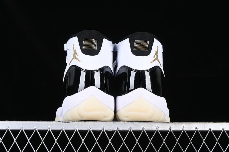 AIR JORDAN 11 DMP BLANC/NOIR/OR