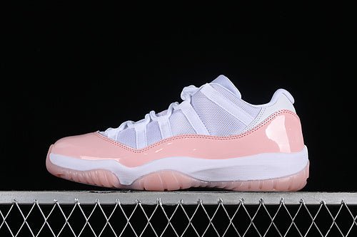 PIN'S AIR JORDAN 11 LOW LEGEND BLANC/ROSE