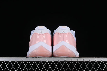 PIN'S AIR JORDAN 11 LOW LEGEND BLANC/ROSE