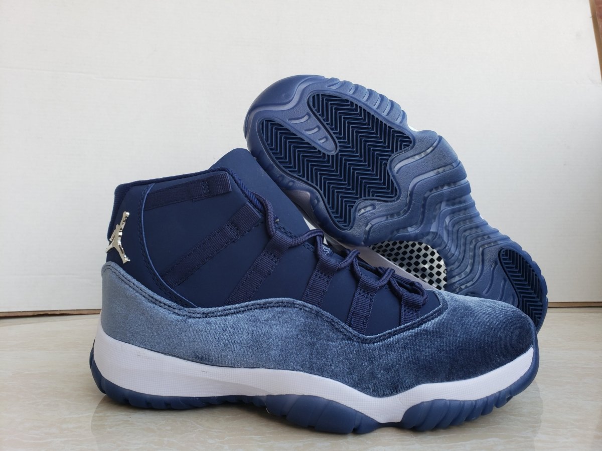 AIR JORDAN 11 « Navy Velvet »