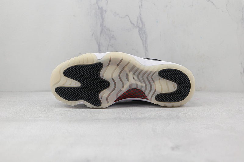 AIR JORDAN 11 RETRO LOW 72-10 NOIR/ROUGE GYM/BLANC/VOILE
