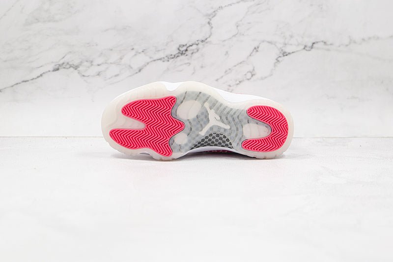 AIR JORDAN 11 RETRO LOW ROSE PEAU DE SERPENT BLANC/PASTÈQUE/NOIR