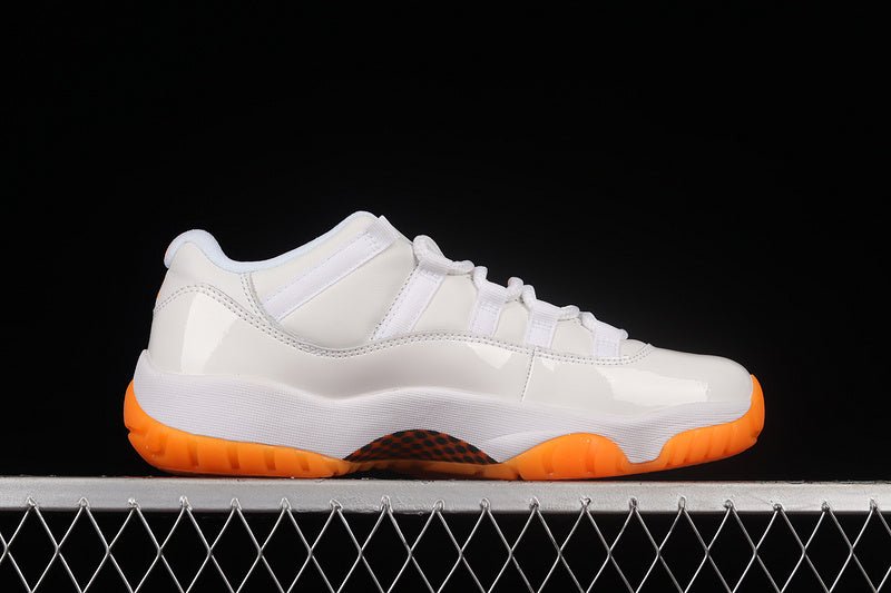 AIR JORDAN 11 RETRO LOW BLANC/AGRUMES VIVANTS
