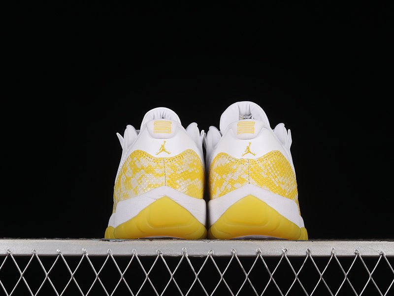 AIR JORDAN 11 RETRO LOW JAUNE PEAU DE SERPENT BLANC