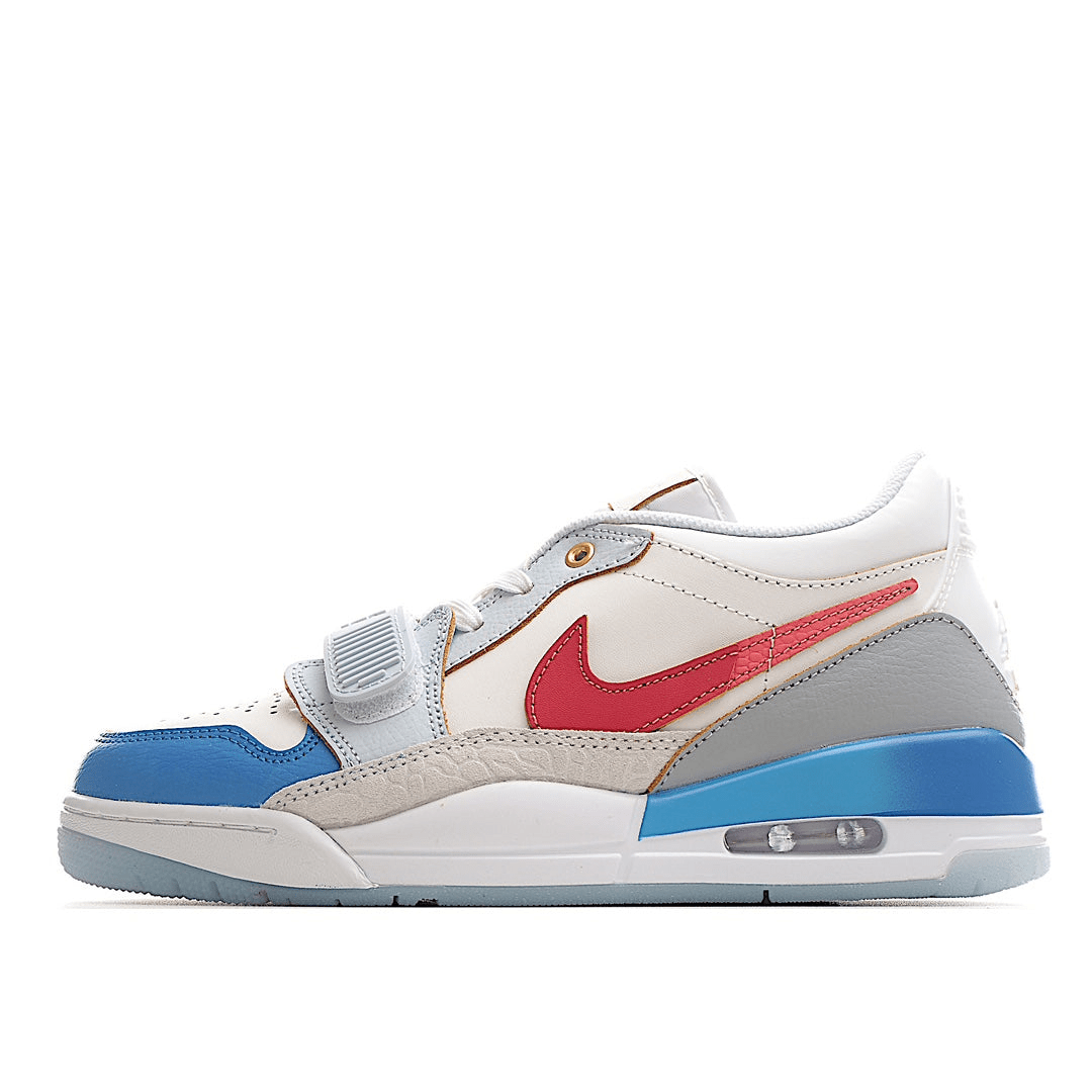 AIR JORDAN 11 « Blanc/Bleu/Rouge »