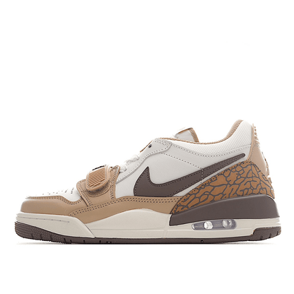 AIR JORDAN 11 « Blanc/Marron »