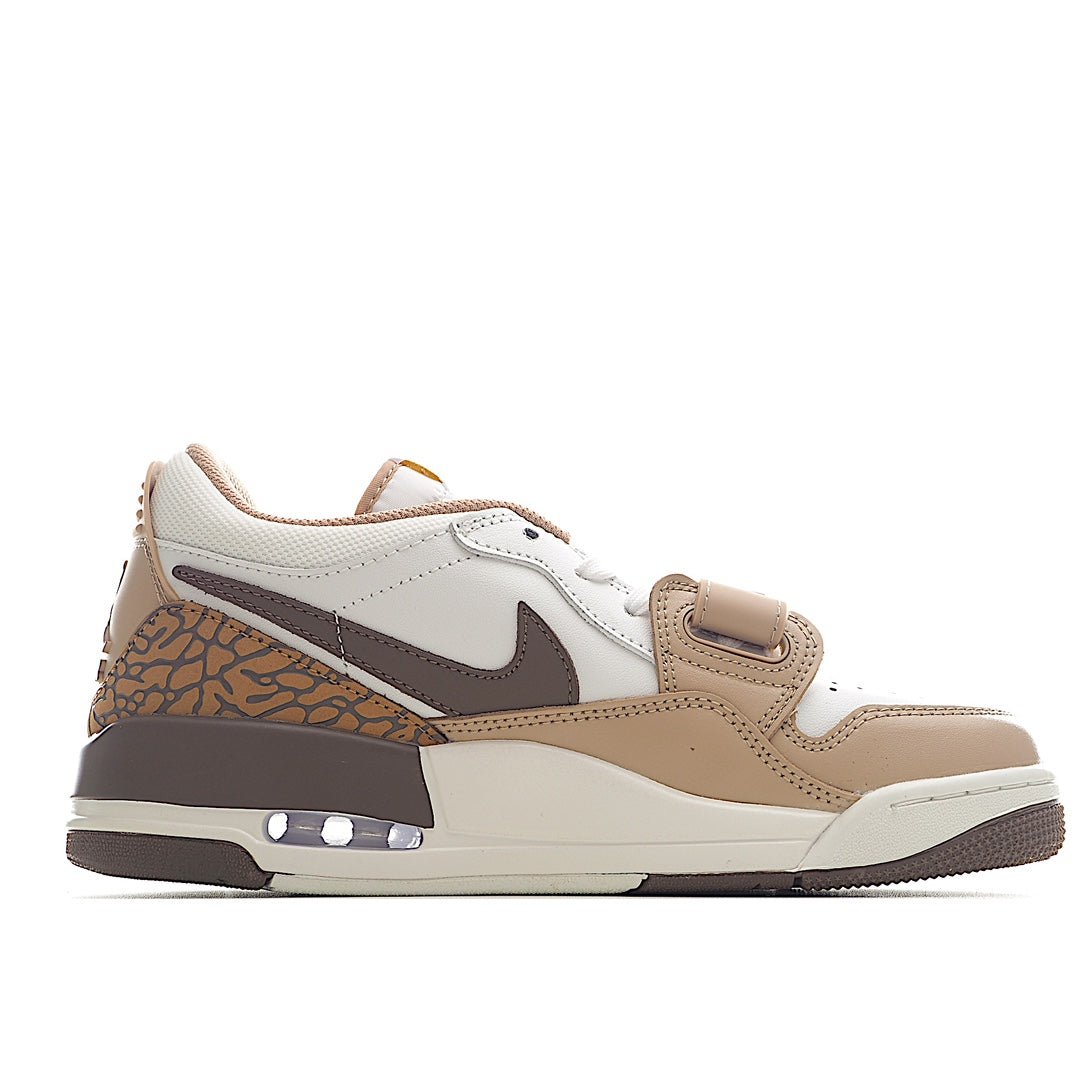 AIR JORDAN 11 « Blanc/Marron »