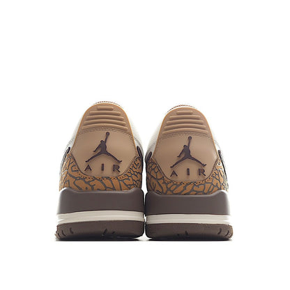 AIR JORDAN 11 « Blanc/Marron »