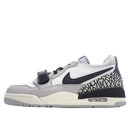 AIR JORDAN 11 « Blanc/Gris »