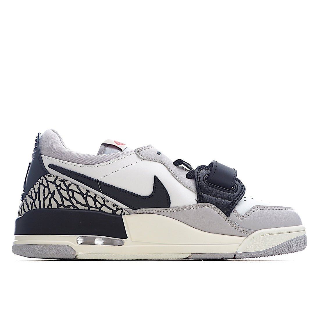 AIR JORDAN 11 « Blanc/Gris »