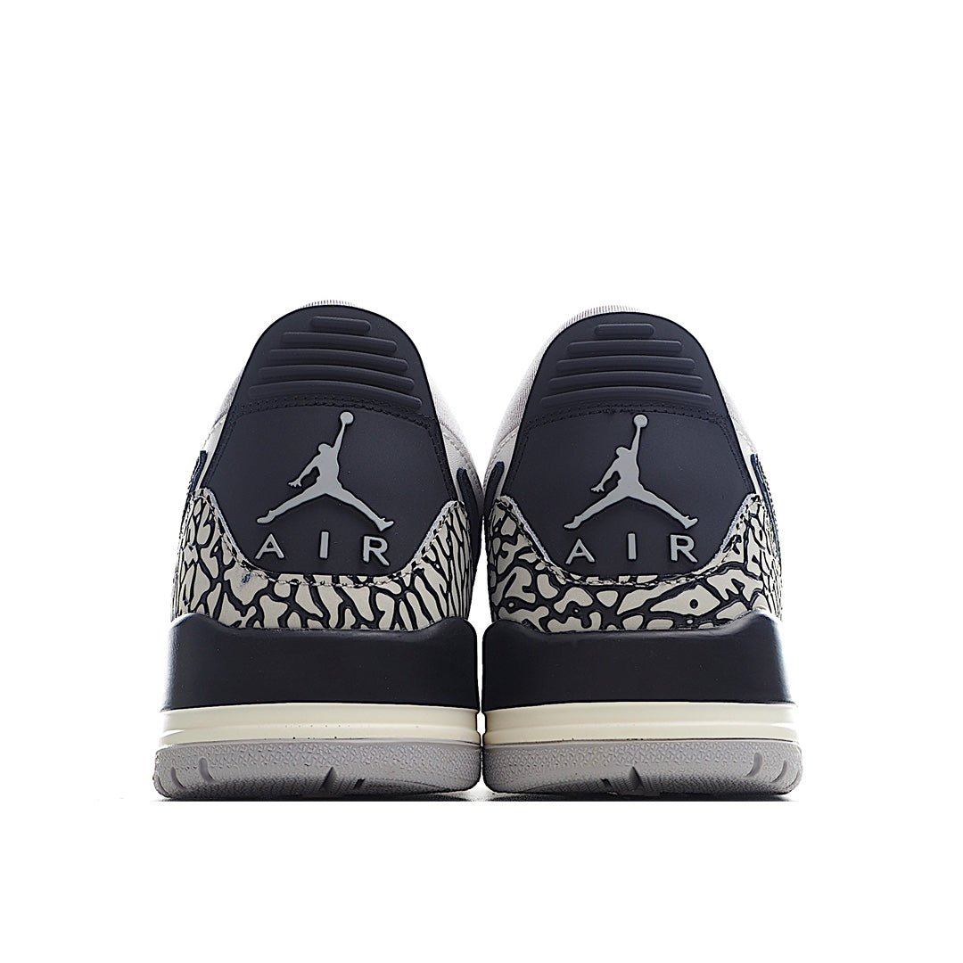 AIR JORDAN 11 « Blanc/Gris »