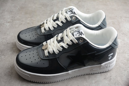 Baskets basses BAPE STA en cuir verni noir
