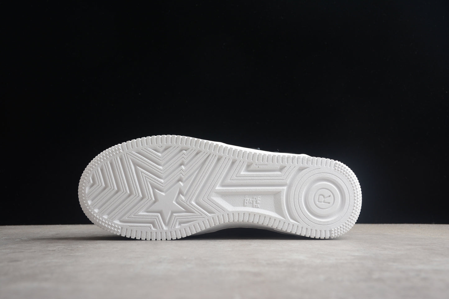 Baskets basses BAPE STA en cuir verni noir